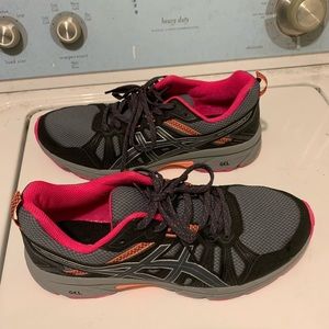 Gently used ASICS gel sneakers sz 11